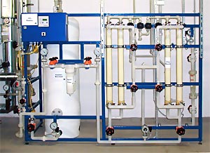 Ultrafiltrationsmodule einschließlich regenerierbarem Mischbett und UV-Reaktor im Applikationszentrum der TU Ilmenau
